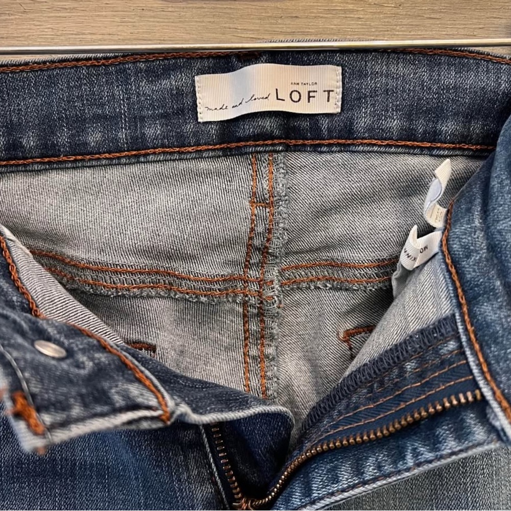 Loft 91% Cotton Frayed Hem Skinny Stretch Blue Jeans Size 10 Good Condition - Picture 6 of 10